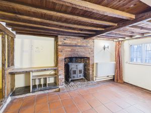 Sitting Room- click for photo gallery